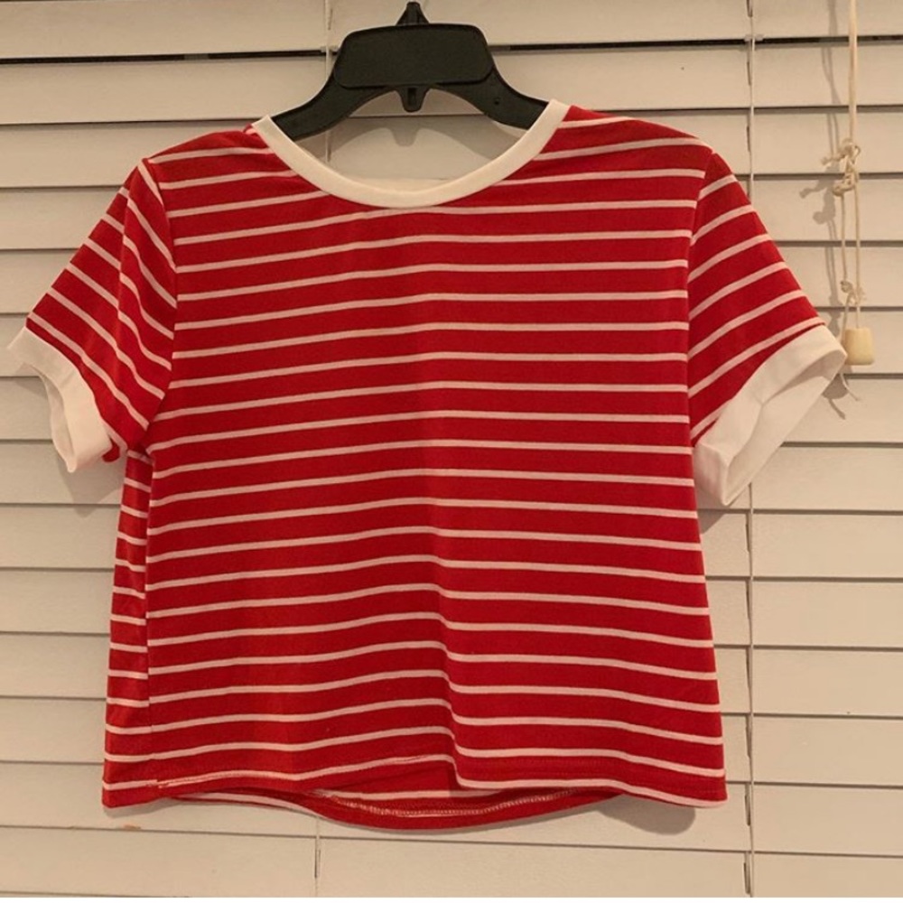 Red, crop top. Never worn. Just bought.